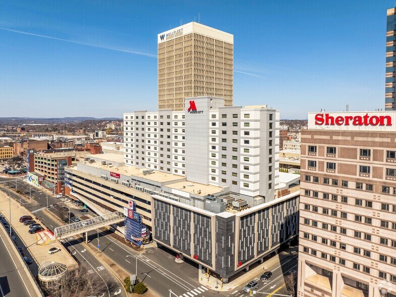 More Photos Of 1500 Main St, Springfield Medical For Lease