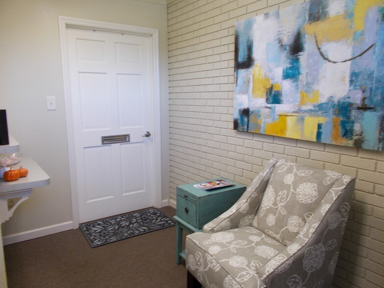 More Photos Of 1350-1358 D'Adrian Professional Pky, Godfrey Medical For Lease