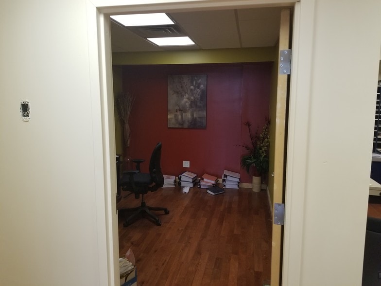 More Photos Of 229 S Waverly St, Yonkers Manufacturing For Sale