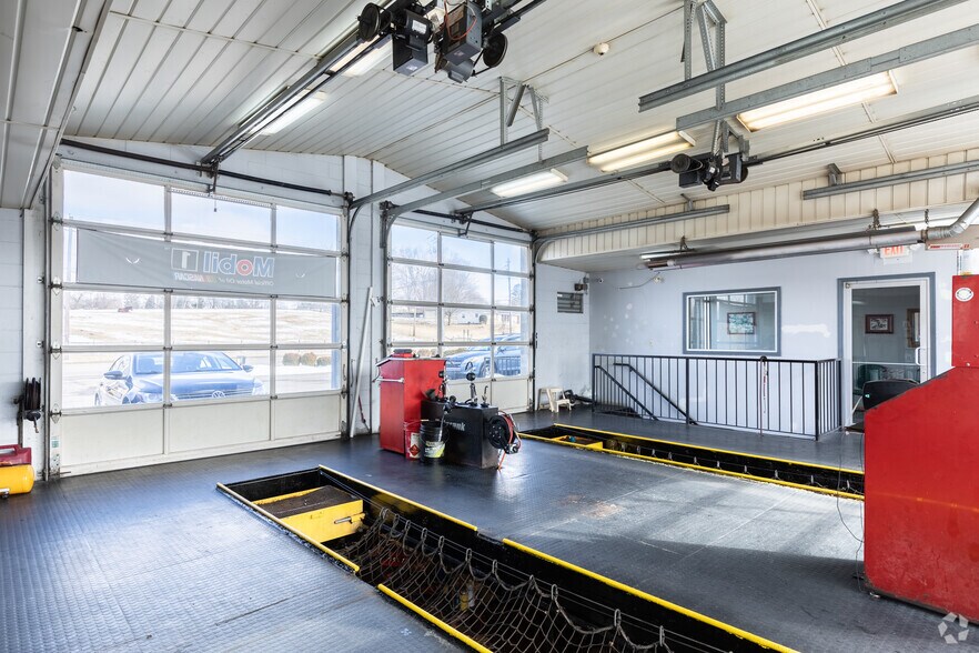 More Photos Of 2101 E Home Rd, Springfield Freestanding For Sale