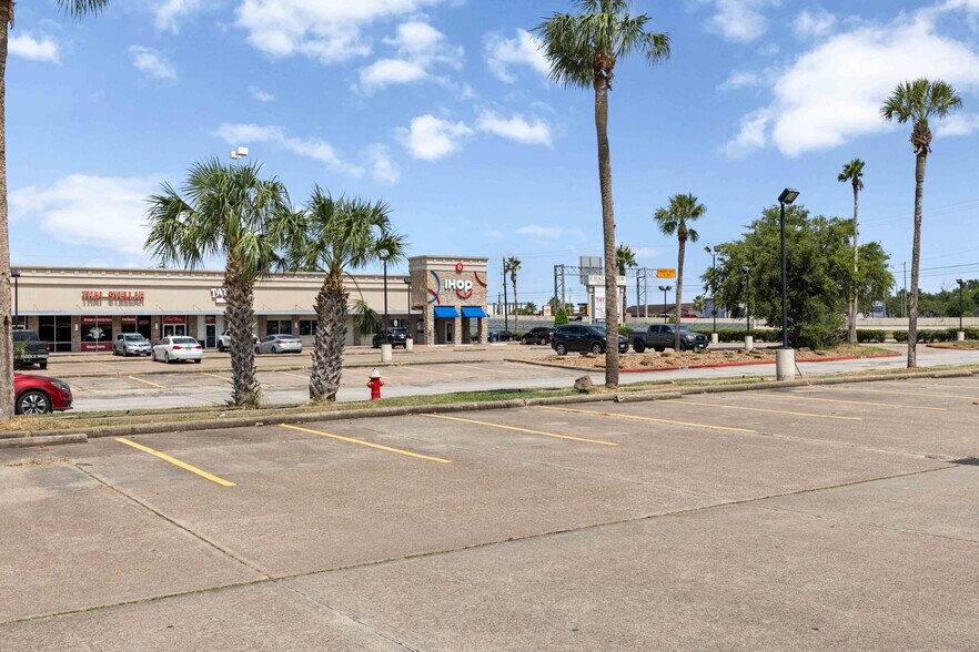 More Photos Of 803 E NASA Rd 1, Webster Unknown For Lease