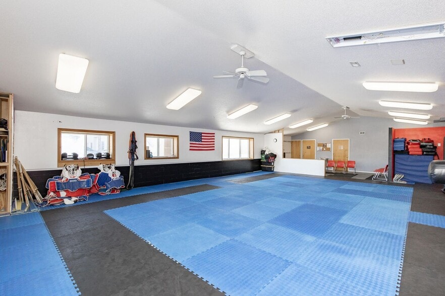 More Photos Of 1430 Main Ave, Fargo General Retail For Sale