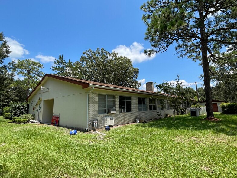 More Photos Of 1001 NE 16th Ave, Gainesville Religious Facility For Lease