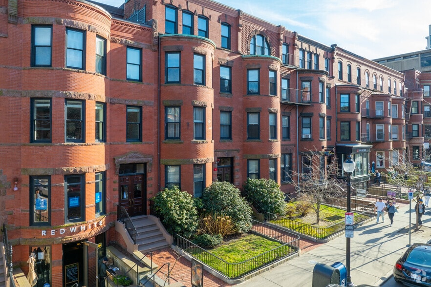 More Photos Of 298-300 Newbury St, Boston Schools For Sale