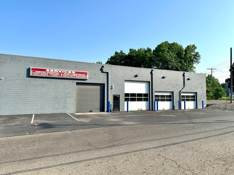 More Photos Of 2821 Garland St, Niles Auto Repair For Sale