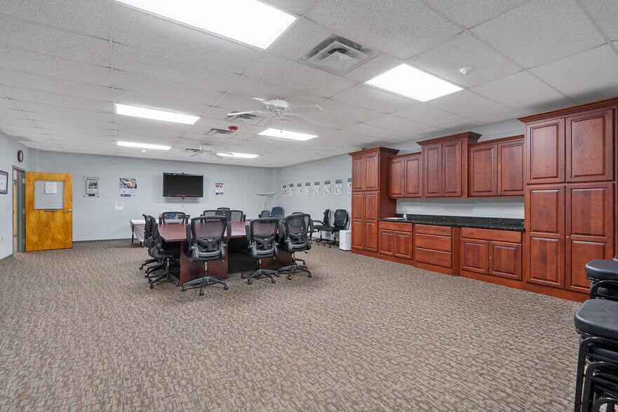 More Photos Of 34 Wright Ave, Auburn Truck Terminal For Sale