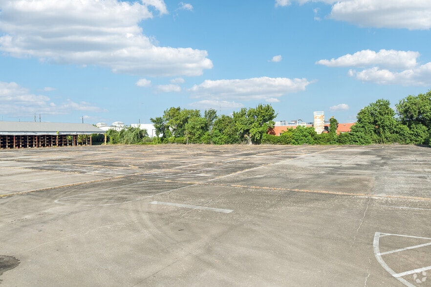 More Photos Of 4812 Gulf Fwy, Houston Warehouse For Sale