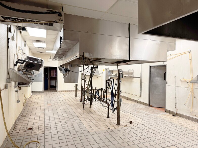 More Photos Of 8407 W Markham St, Little Rock Restaurant For Sale