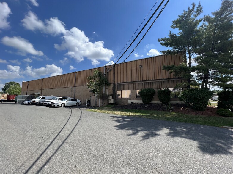 More Photos Of 1100 Milik St, Carteret Manufacturing For Sale