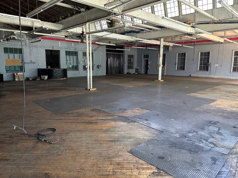More Photos Of 10 Bartlett St, Allenstown Light Manufacturing For Lease
