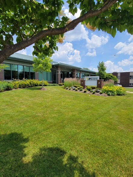 More Photos Of 1150 W Northwest Hwy, Mount Prospect Office For Sale