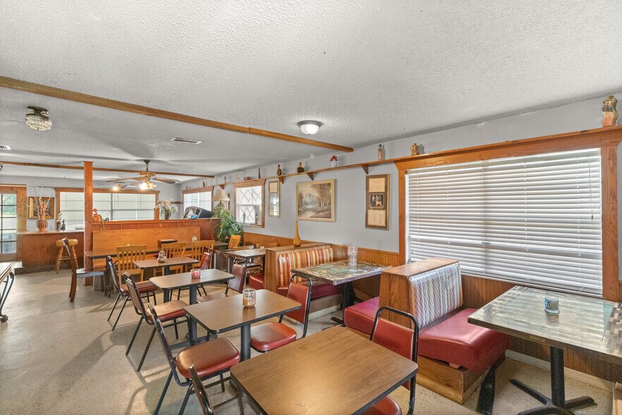 More Photos Of 5620 Bertsville Rd, Lady Lake Hotel For Sale