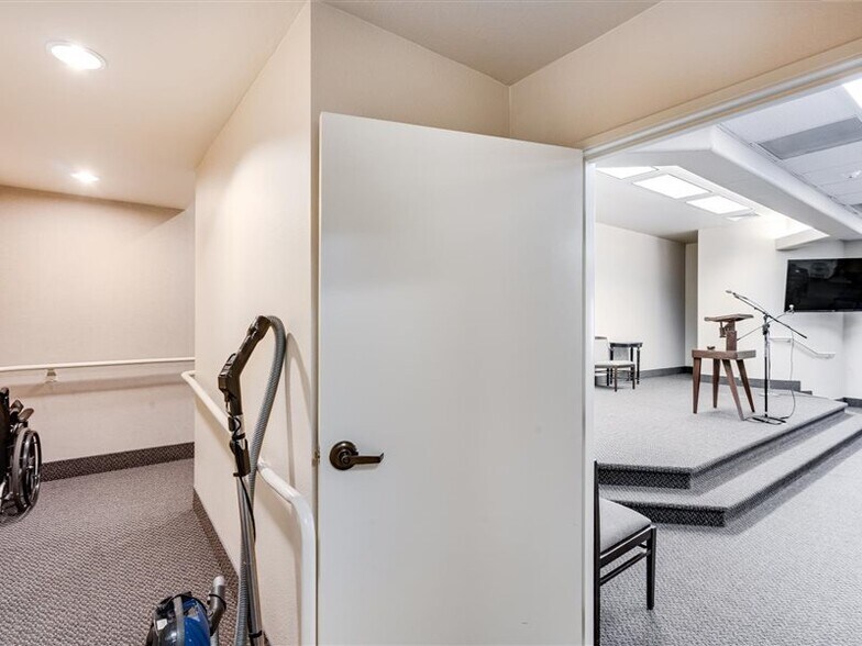 More Photos Of 1105 University St, Healdsburg Religious Facility For Sale