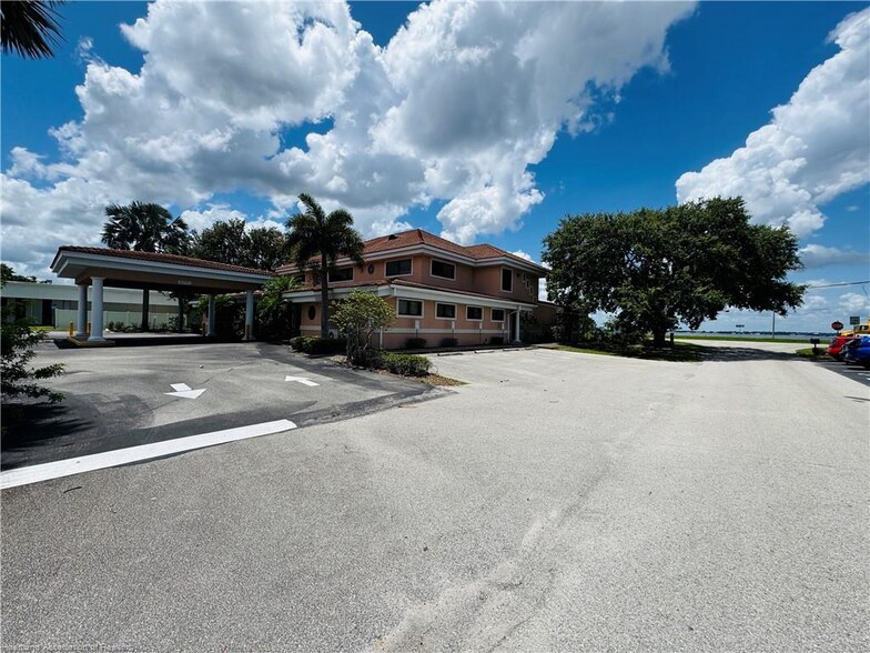 More Photos Of 2237 US Highway 27 S, Sebring Office For Sale