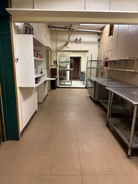 More Photos Of 33 N Washington St, Berkeley Springs Restaurant For Sale