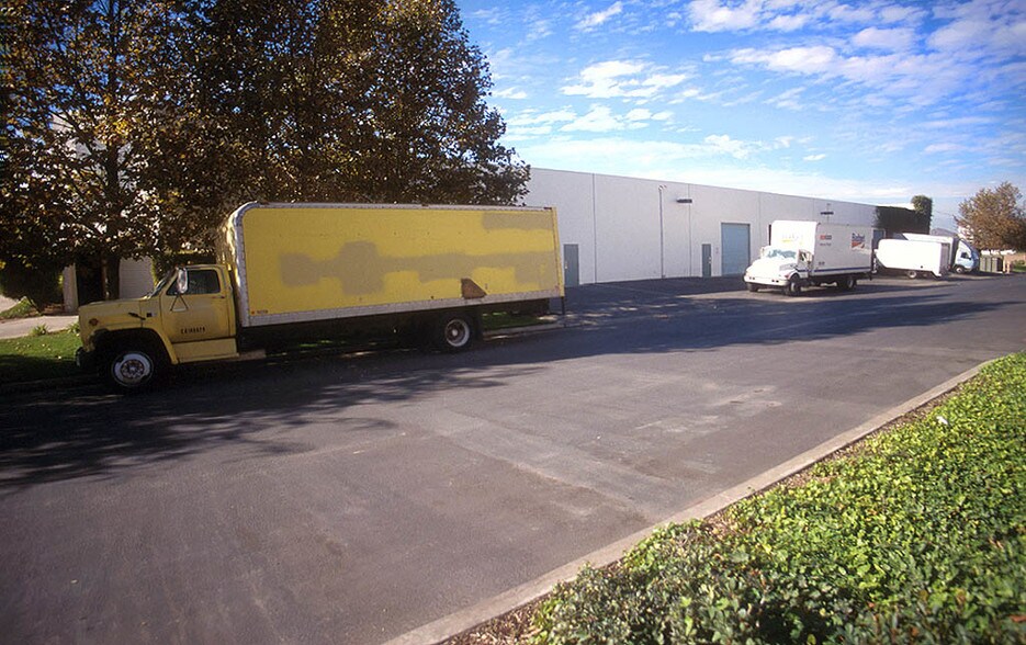 More Photos Of 783 Palmyrita Ave, Riverside Light Manufacturing For Lease