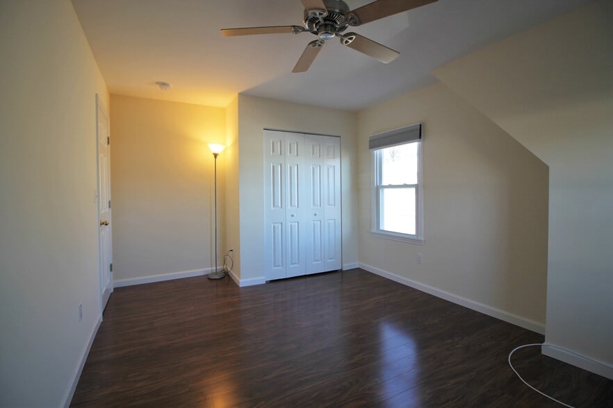 More Photos Of 270 Larkfield Rd, East Northport Storefront Retail Office For Sale