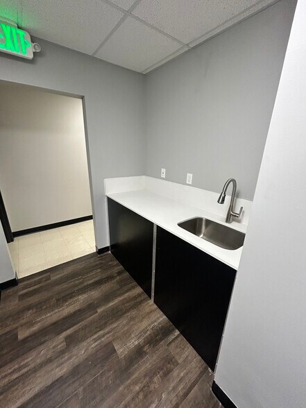 More Photos Of 4810 Lilac Dr, Minneapolis Warehouse For Lease