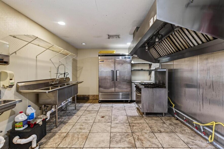 More Photos Of 102 Phillips Dairy Rd, Palatka Restaurant For Sale