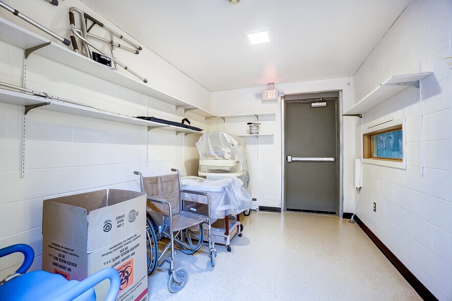 More Photos Of 1106 E High St, Springfield Schools For Sale