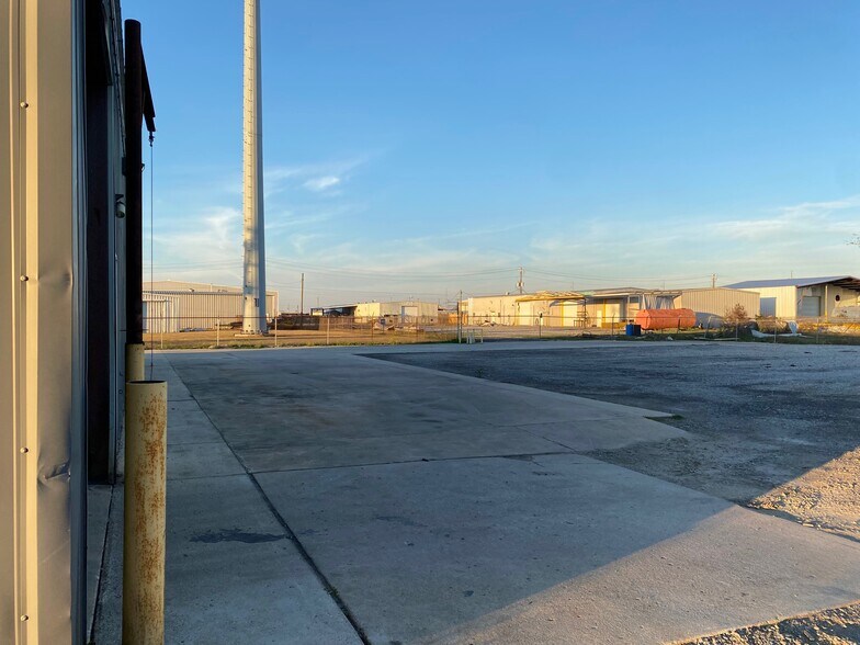 More Photos Of 2261 Denley Rd, Houma Warehouse For Sale