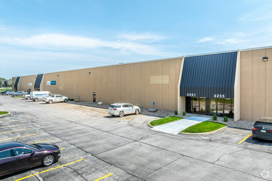 Primary Photo Of 4245-4269 109th St, Urbandale Distribution For Lease