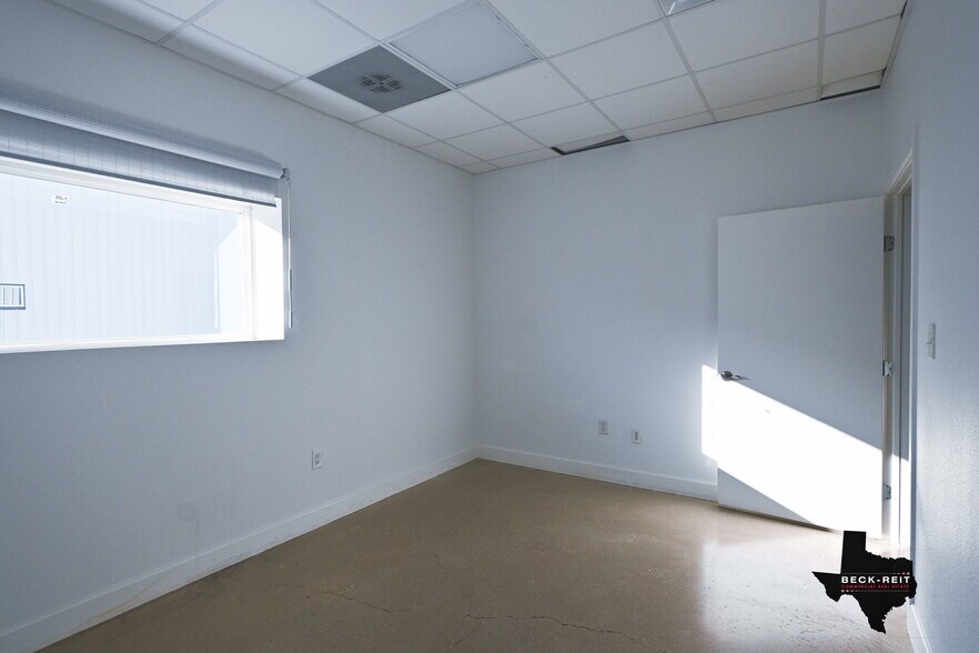 More Photos Of 12955 WRIGHT, Creedmoor Warehouse For Lease