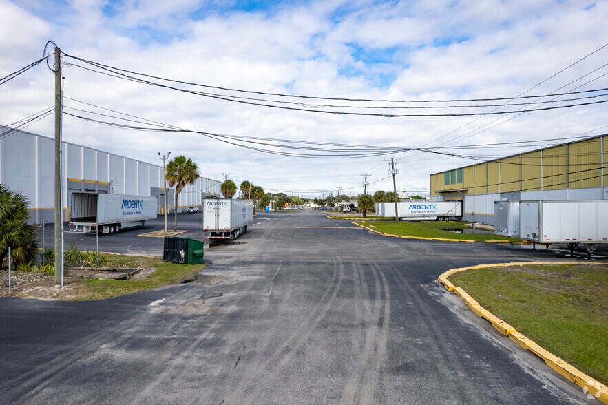 More Photos Of 5802 N 54th St, Tampa Unknown For Lease