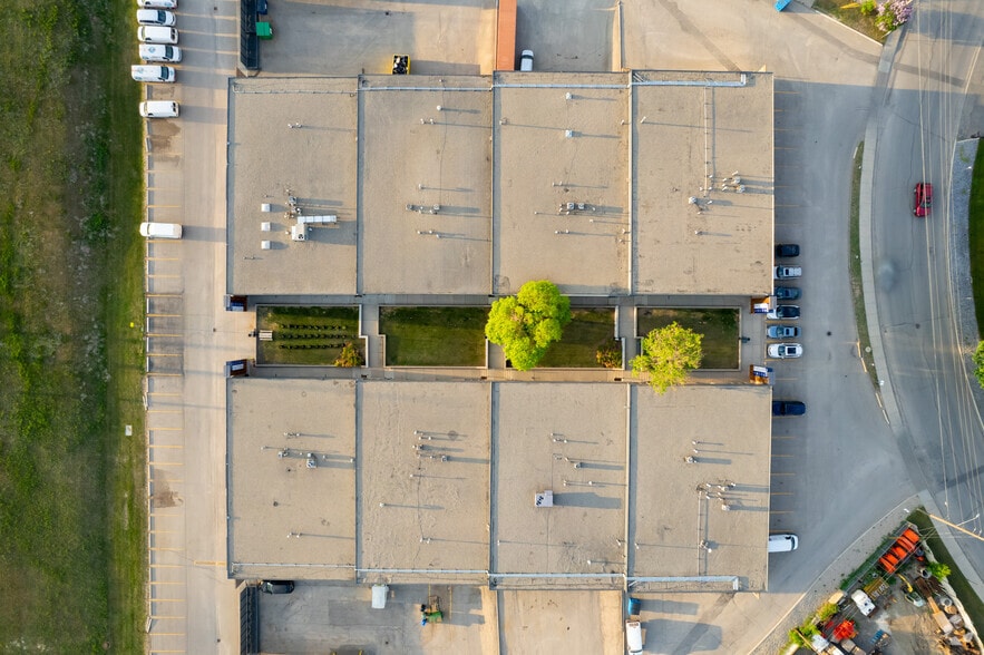 More Photos Of 7056 Farrell Rd SE, Calgary Warehouse For Lease