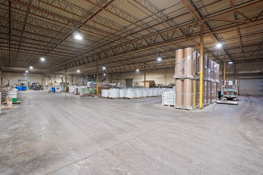 More Photos Of 1840 Progress Ave, Columbus Manufacturing For Sale