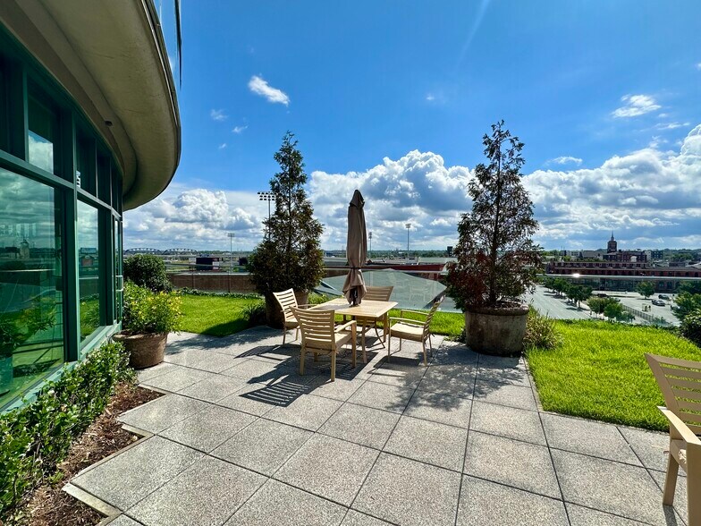 More Photos Of 333 E Main St, Louisville Office For Lease