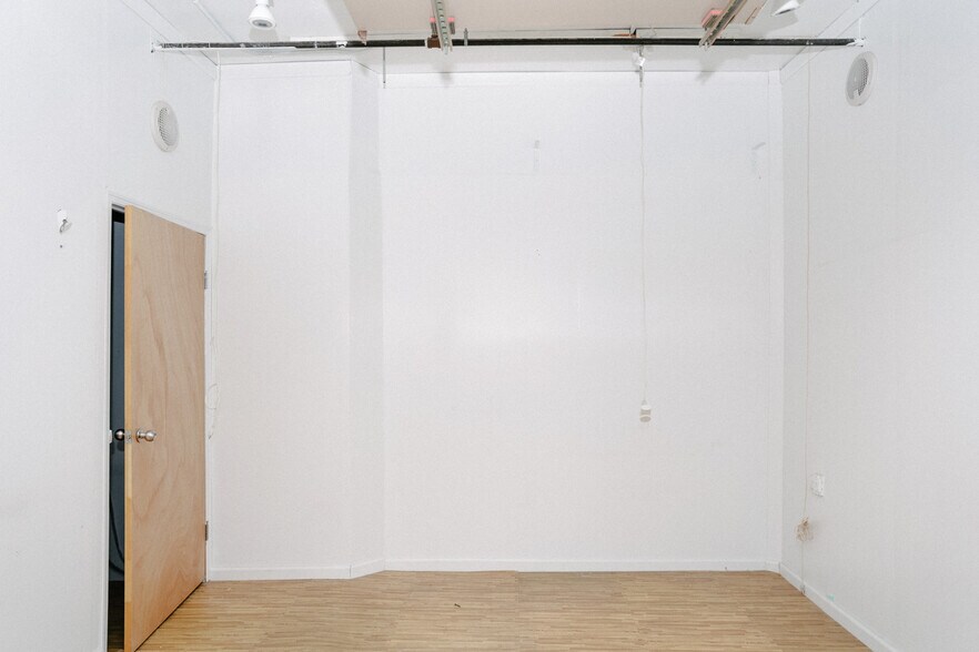 More Photos Of 373 Canal St, New York Storefront Retail Residential For Lease