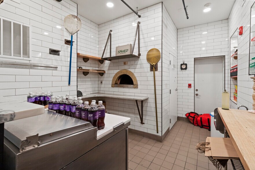 More Photos Of 700 S 5th St, Philadelphia Apartments For Sale