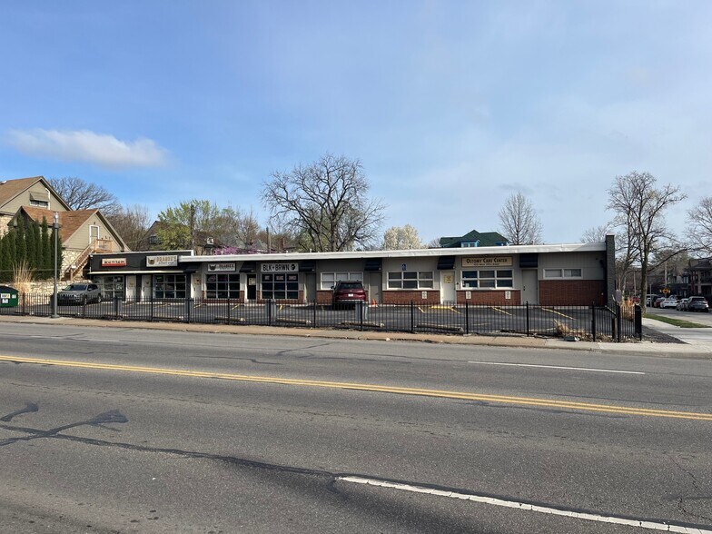 More Photos Of 100-108 W 39th St, Kansas City Storefront Retail Office For Lease