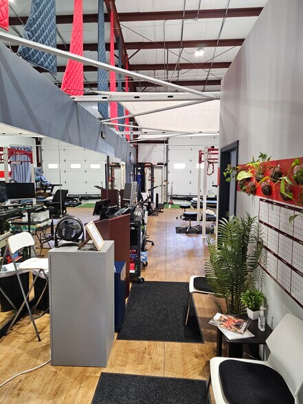 More Photos Of 60 Village Pl, Glastonbury Flex For Lease