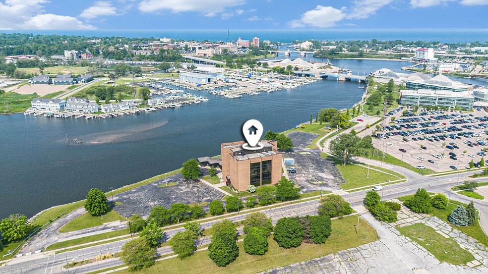 More Photos Of 400 Riverview Dr, Benton Harbor Office Residential For Sale