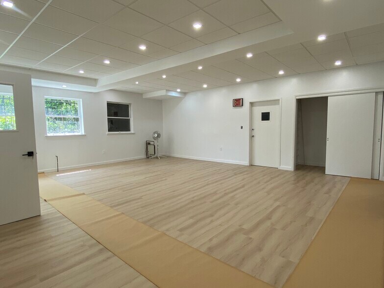 More Photos Of 40 Van Duzer St, Staten Island Medical For Lease