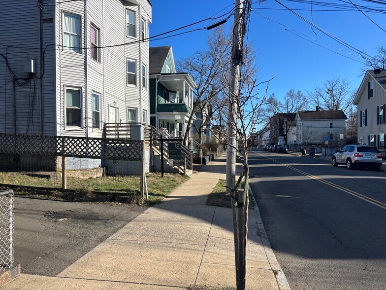 More Photos Of 373 Blatchley Ave, New Haven Apartments For Sale