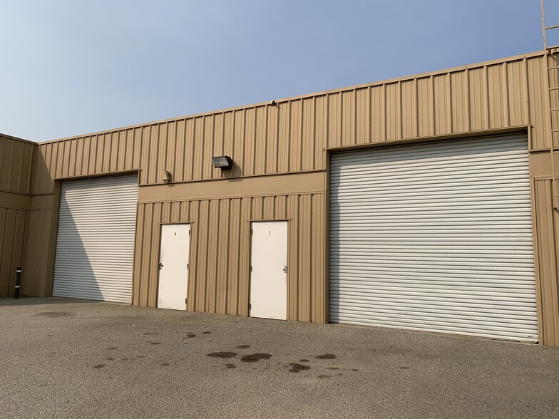 More Photos Of 1427 S Lexington St, Delano Light Manufacturing For Lease