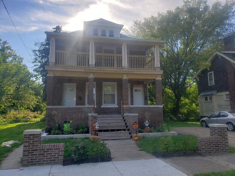 Primary Photo Of 7501 Dunedin St, Detroit Apartments For Sale