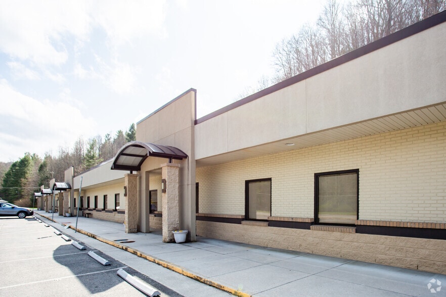 More Photos Of 280 Virginia Ave NE, Norton Medical For Lease