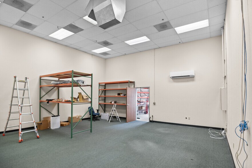 More Photos Of 258-280 E Gish Rd, San Jose Research And Development For Sale