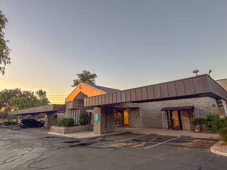 Primary Photo Of 10605 N Hayden Rd, Scottsdale Medical For Lease