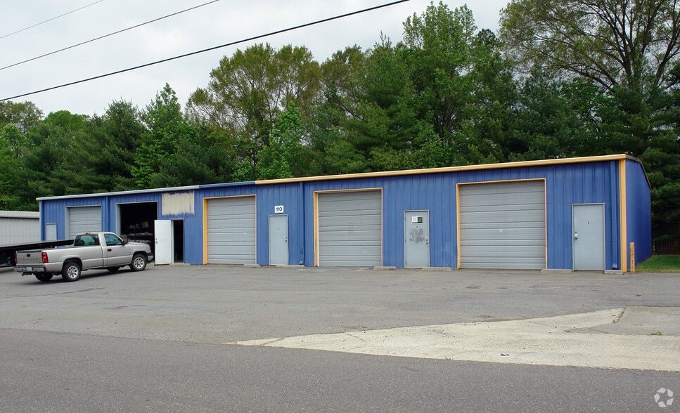 More Photos Of 110A-110E Griffith Plaza Dr, Winston-Salem Warehouse For Lease