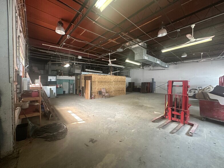 More Photos Of 565 Oak St, Copiague Industrial For Sale