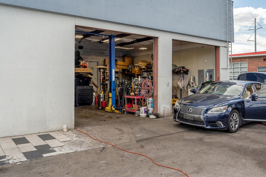 More Photos Of 435 E New Circle Rd, Lexington Specialty For Lease