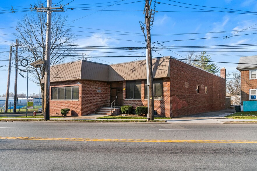 Primary Photo Of 776 Grand Ave, Ridgefield Flex For Lease