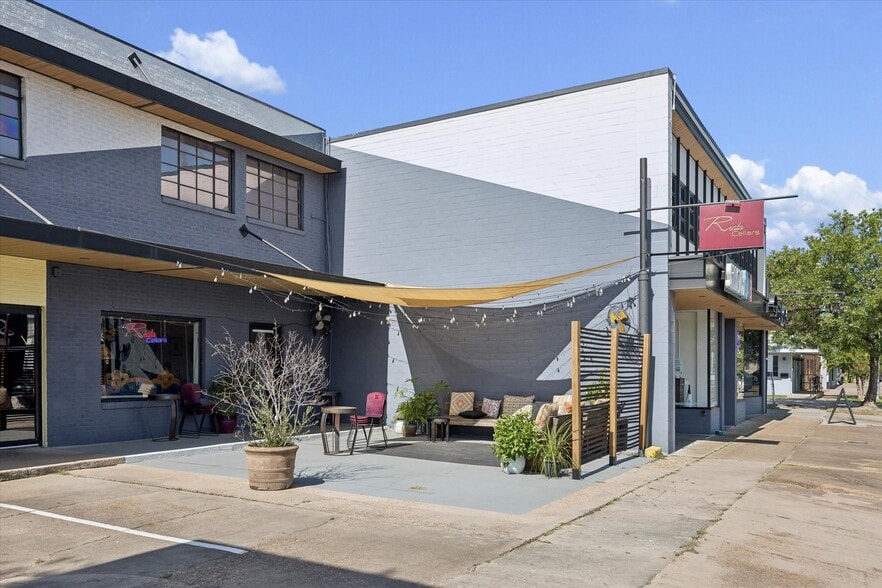 More Photos Of 629-633 W 19th St, Houston Office For Sale
