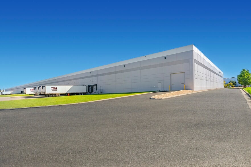 More Photos Of 1790 S 5200 W, Salt Lake City Distribution For Lease