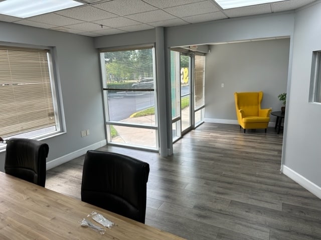 More Photos Of 7575 Kingspointe Pky, Orlando Showroom For Lease